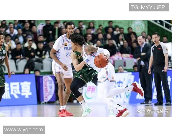 CBA精彩对决回顾上海队与新疆队激烈比赛录像分享 CBA精彩对决回顾上海队与新疆队激烈比赛录像分享