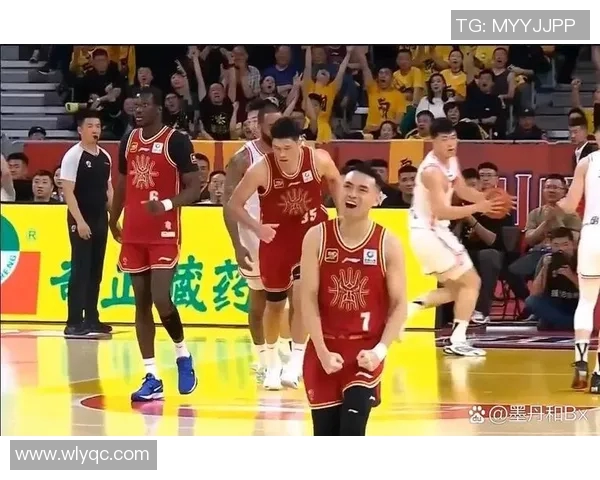 CBA青岛对阵深圳精彩集锦回顾与赛后分析